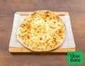 Man’ouché artisanale au soujouk halal et fromage chaud gratiné, préparée maison chez King Libanais – Maison des Galettes, restaurant libanais à Paris 10.