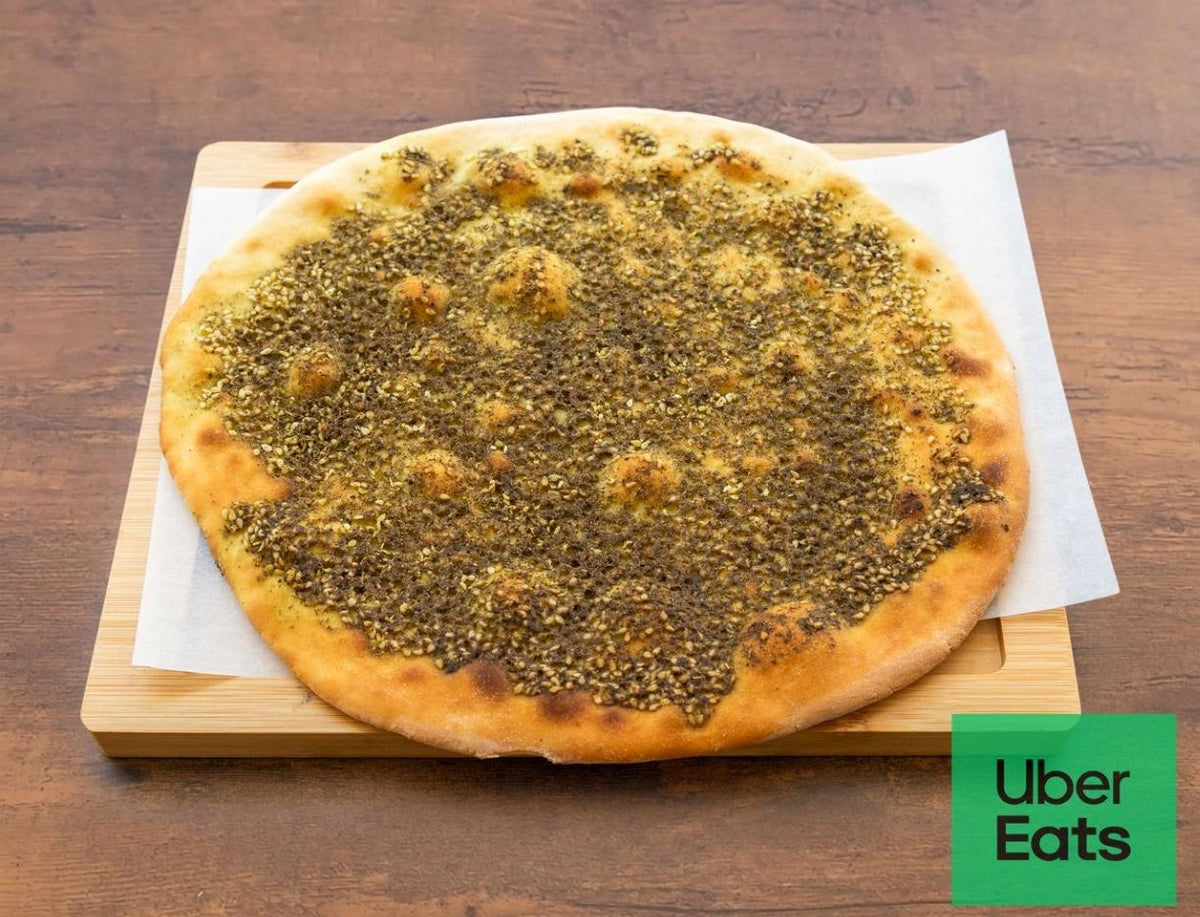 Man’ouché vegan au zaatar libanais, galette artisanale préparée maison chez King Libanais – Maison des Galettes à Paris 10, près de Gare de l’Est.
